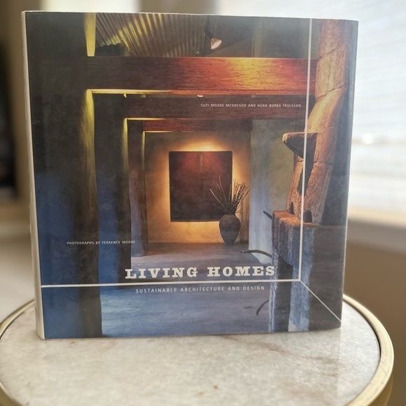 Living Homes Book - Sustainable Architecture and Design - Picture 2 of 8